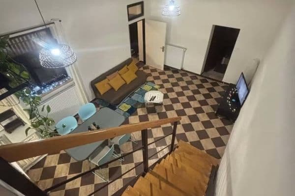 Prenájom bytu 3-izbový 100 m², V. Slukova, Veselí nad Lužnicí Prenájom bytu 3-izbový 100 m², V. Slukova, Veselí nad Lužnicí