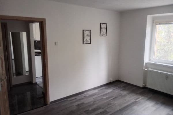 Prenájom bytu 1-izbový 33 m², Ruská, Teplice Prenájom bytu 1-izbový 33 m², Ruská, Teplice