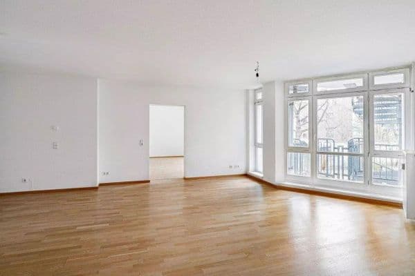 Prenájom bytu 3-izbový 140 m², Alfred-Kowalke-Strasse 14, Berlin, Berlín Prenájom bytu 3-izbový 140 m², Alfred-Kowalke-Strasse 14, Berlin, Berlín
