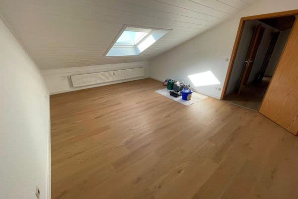 Prenájom bytu 4-izbový 115 m², Brühl Prenájom bytu 4-izbový 115 m², Brühl