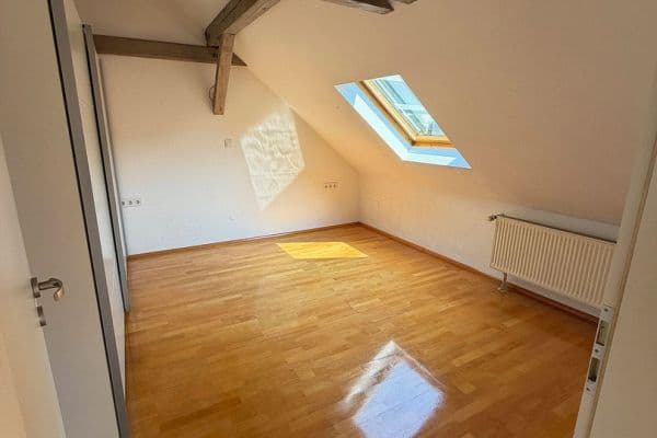 Prenájom bytu 2-izbový 62 m², Stuttgart, Bádensko-Wurttembersko Prenájom bytu 2-izbový 62 m², Stuttgart, Bádensko-Wurttembersko