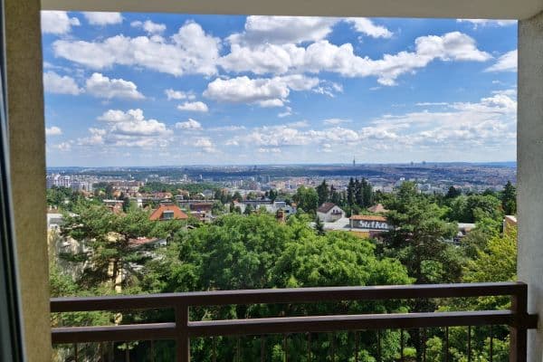 Prenájom bytu 4-izbový 84 m², Klíčanská, Praha Prenájom bytu 4-izbový 84 m², Klíčanská, Praha
