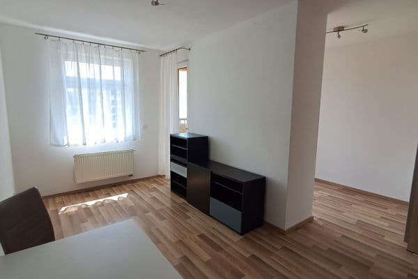 Prenájom bytu 1-izbový 36 m², Ke Kříži, Praha Prenájom bytu 1-izbový 36 m², Ke Kříži, Praha
