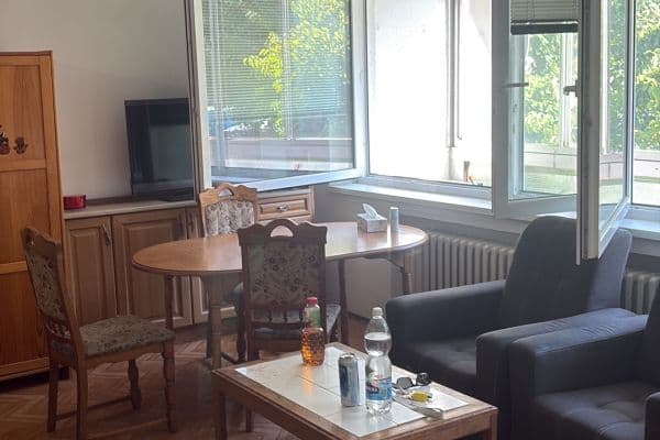 Prenájom bytu 4-izbový 88 m², Pod Višňovkou, Praha Prenájom bytu 4-izbový 88 m², Pod Višňovkou, Praha
