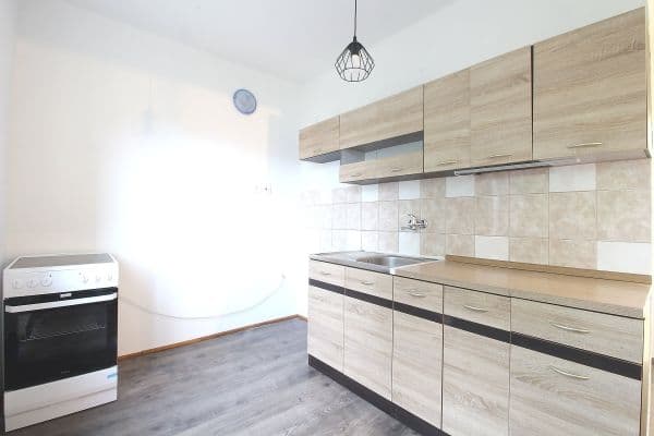 Prenájom bytu 3-izbový 74 m², Žižkova, Votice Prenájom bytu 3-izbový 74 m², Žižkova, Votice