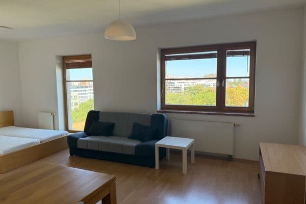 Prenájom bytu 1-izbový 41 m², Pod Kapličkou, Praha Prenájom bytu 1-izbový 41 m², Pod Kapličkou, Praha