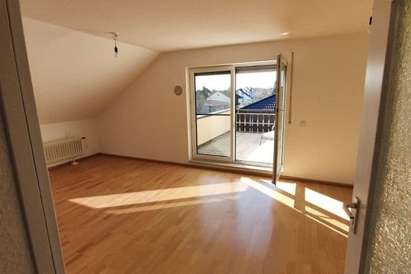 Prenájom bytu 3-izbový 90 m², Großenseebach Prenájom bytu 3-izbový 90 m², Großenseebach