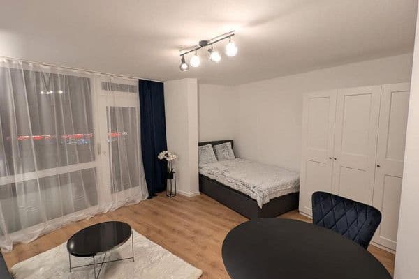 Prenájom bytu 1-izbový 32 m², München, Bavorsko Prenájom bytu 1-izbový 32 m², München, Bavorsko
