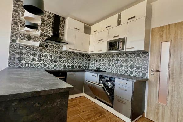 Prenájom bytu 4-izbový 125 m², Prenájom bytu 4-izbový 125 m²,