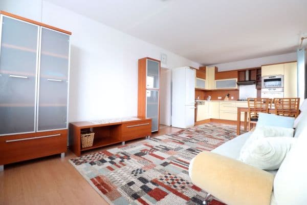 Prenájom bytu 3-izbový 65 m², Vazovova, Praha Prenájom bytu 3-izbový 65 m², Vazovova, Praha