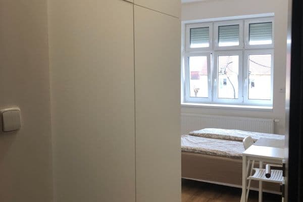 Prenájom bytu 1-izbový 20 m², Bělohorská, Praha Prenájom bytu 1-izbový 20 m², Bělohorská, Praha