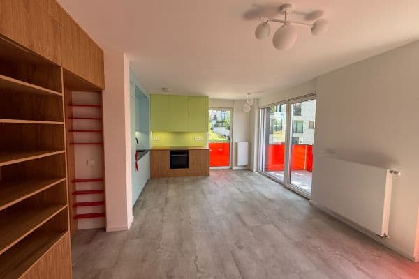 Prenájom bytu 3-izbový 71 m², Dubečská, Praha Prenájom bytu 3-izbový 71 m², Dubečská, Praha