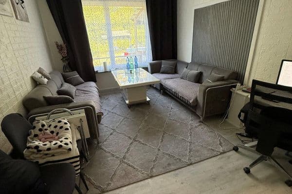 Prenájom bytu 3-izbový 63 m², Rommerskircher Straße, Köln Prenájom bytu 3-izbový 63 m², Rommerskircher Straße, Köln