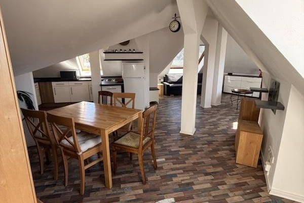 Prenájom bytu 1-izbový 49 m², Schurwaldstr. 61, Stuttgart Prenájom bytu 1-izbový 49 m², Schurwaldstr. 61, Stuttgart