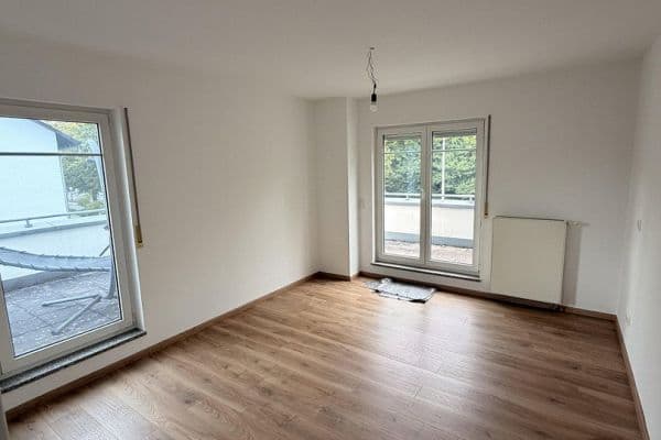 Prenájom bytu 4-izbový 108 m², Am Schlagsbach 11, Dreieich Prenájom bytu 4-izbový 108 m², Am Schlagsbach 11, Dreieich