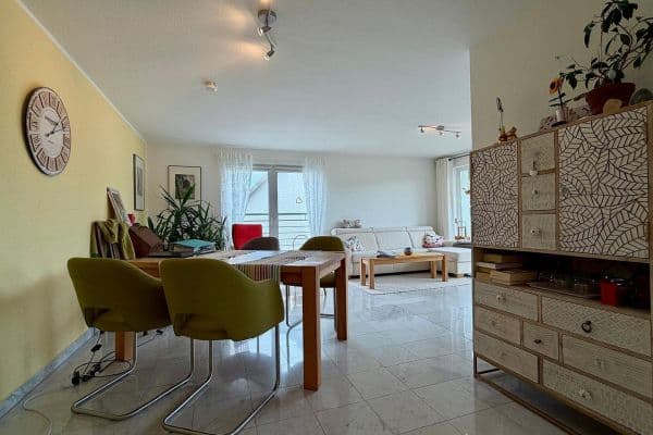 Prenájom bytu 3-izbový 88 m², Opladener Straße 102, Leverkusen Prenájom bytu 3-izbový 88 m², Opladener Straße 102, Leverkusen