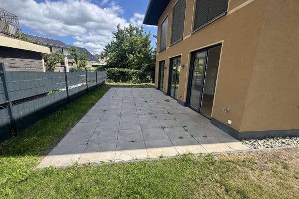 Prenájom bytu 4-izbový 105 m², Berlin, Berlín Prenájom bytu 4-izbový 105 m², Berlin, Berlín