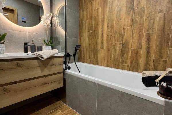 Prenájom bytu 2-izbový 49 m², Rozmarýnová, Most Prenájom bytu 2-izbový 49 m², Rozmarýnová, Most