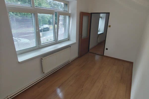 Prenájom bytu 3-izbový 60 m², Čáslavská, Chrudim Prenájom bytu 3-izbový 60 m², Čáslavská, Chrudim