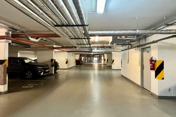 Prenájom garáže 11 m², Názovská, Praha Prenájom garáže 11 m², Názovská, Praha