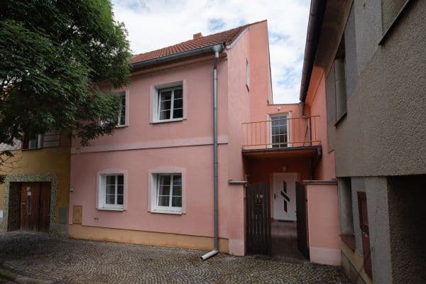Predaj domu 90 m², pozemok 70 m², Masarykovo náměstí, Budyně nad Ohří Predaj domu 90 m², pozemok 70 m², Masarykovo náměstí, Budyně nad Ohří