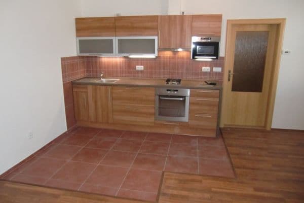 Prenájom bytu 1-izbový 42 m², U Jezerky, Praha Prenájom bytu 1-izbový 42 m², U Jezerky, Praha