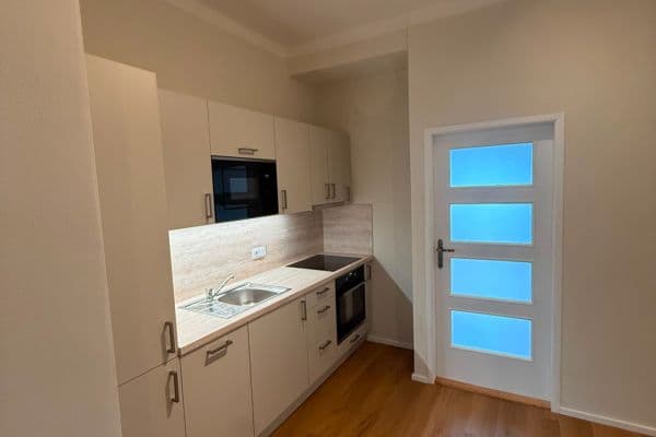 Prenájom bytu 3-izbový 75 m², V Horní Stromce, Praha Prenájom bytu 3-izbový 75 m², V Horní Stromce, Praha