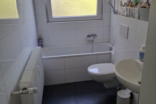 Prenájom bytu 3-izbový 60 m², Schloßstr. 317, Essen, Severné Porýnie - Westfálsko Prenájom bytu 3-izbový 60 m², Schloßstr. 317, Essen, Severné Porýnie - Westfálsko