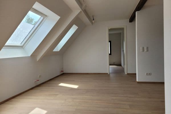 Prenájom bytu 3-izbový 90 m², Alfter Prenájom bytu 3-izbový 90 m², Alfter