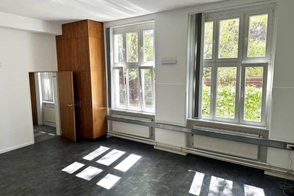 Prenájom kancelárie 33 m², Giesensdorfer Str. 29, Berlin, Berlín Prenájom kancelárie 33 m², Giesensdorfer Str. 29, Berlin, Berlín