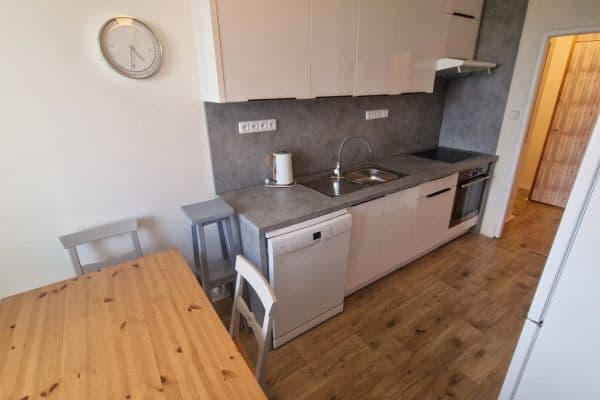 Prenájom bytu 3-izbový 64 m², Zdiměřická, Praha Prenájom bytu 3-izbový 64 m², Zdiměřická, Praha