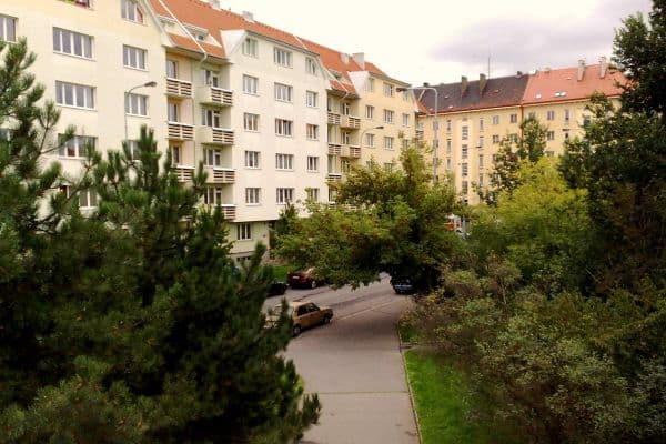 Prenájom bytu 1-izbový 46 m², Na Ohradě, Praha Prenájom bytu 1-izbový 46 m², Na Ohradě, Praha
