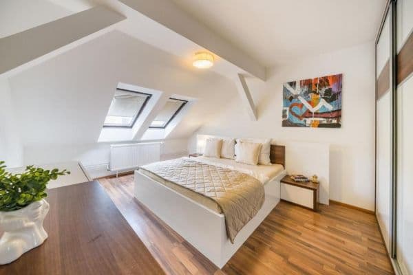 Prenájom bytu 3-izbový 124 m², Vlhká, Brno Prenájom bytu 3-izbový 124 m², Vlhká, Brno