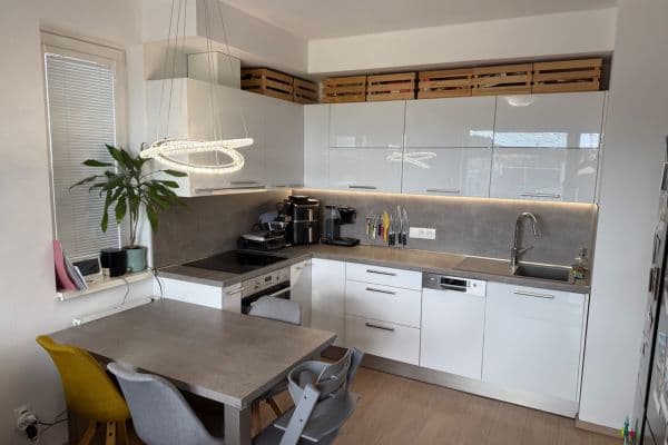 Prenájom bytu 2-izbový 50 m², Strnadových, Praha Prenájom bytu 2-izbový 50 m², Strnadových, Praha