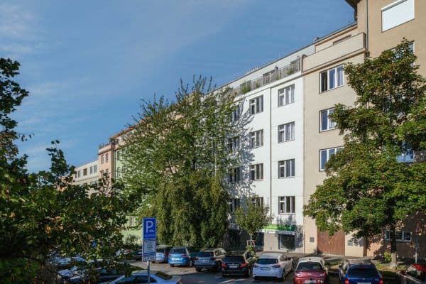 Prenájom bytu 2-izbový 44 m², Hollarovo náměstí, Praha Prenájom bytu 2-izbový 44 m², Hollarovo náměstí, Praha