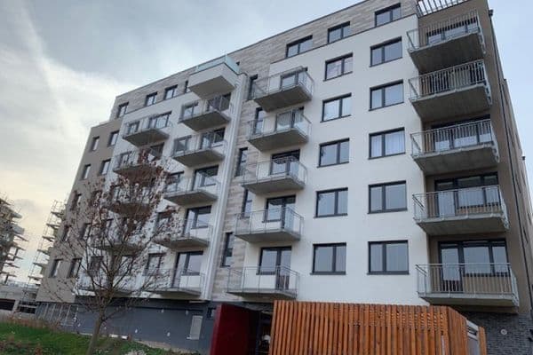 Prenájom bytu 1-izbový 32 m², Zakšínská, Praha Prenájom bytu 1-izbový 32 m², Zakšínská, Praha