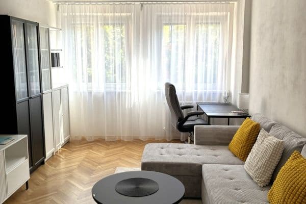 Prenájom bytu 2-izbový 61 m², Malinová, Praha Prenájom bytu 2-izbový 61 m², Malinová, Praha
