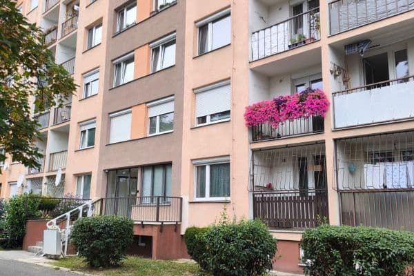 Prenájom bytu 3-izbový 68 m², Štichova, Praha Prenájom bytu 3-izbový 68 m², Štichova, Praha