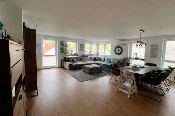 Predaj domu 254 m², pozemok 345 m², Neuer Weg 15, Eberbach Predaj domu 254 m², pozemok 345 m², Neuer Weg 15, Eberbach