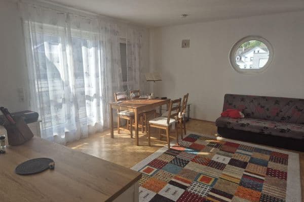 Prenájom bytu 2-izbový 63 m², Richard-Hirschmann-Str. 9, Esslingen Prenájom bytu 2-izbový 63 m², Richard-Hirschmann-Str. 9, Esslingen
