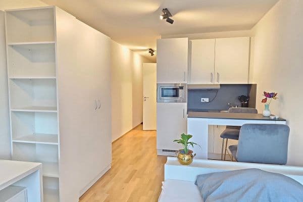 Prenájom bytu 1-izbový 29 m², Rudower Chaussee 32, Berlin, Berlín Prenájom bytu 1-izbový 29 m², Rudower Chaussee 32, Berlin, Berlín