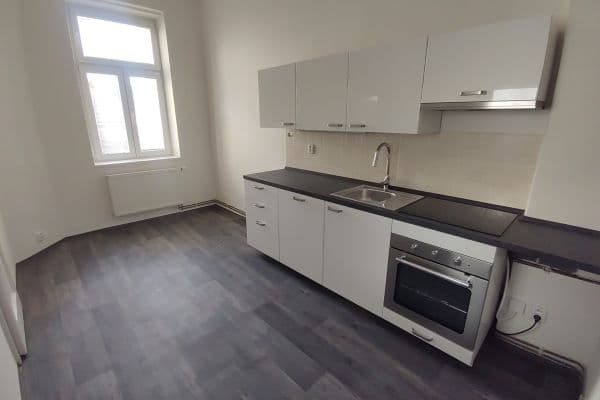 Prenájom bytu 2-izbový 65 m², Ostrovní, Litoměřice Prenájom bytu 2-izbový 65 m², Ostrovní, Litoměřice