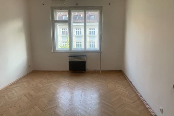 Prenájom bytu 1-izbový 27 m², Vršovická, Praha Prenájom bytu 1-izbový 27 m², Vršovická, Praha