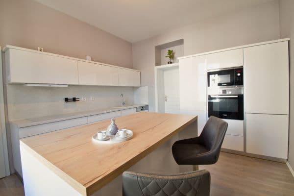 Predaj bytu 3-izbový 83 m², Kovářská, Praha Predaj bytu 3-izbový 83 m², Kovářská, Praha