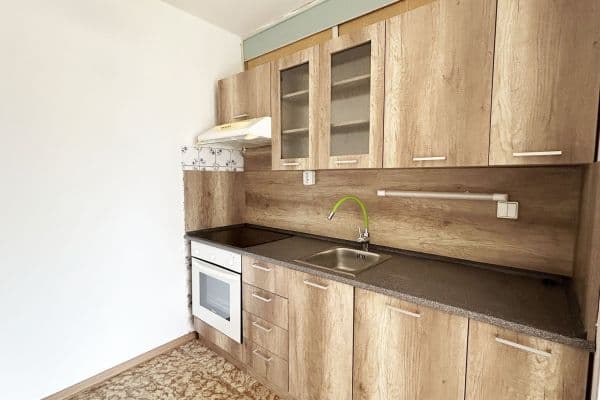 Prenájom bytu 2-izbový 52 m², Vikova, Slaný Prenájom bytu 2-izbový 52 m², Vikova, Slaný