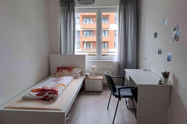 Prenájom bytu 2-izbový 64 m², U Radosti, Prague Prenájom bytu 2-izbový 64 m², U Radosti, Prague