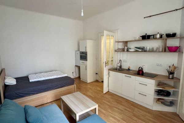 Prenájom bytu 1-izbový 26 m², Bulharská, Praha Prenájom bytu 1-izbový 26 m², Bulharská, Praha