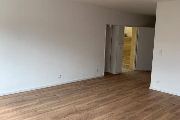 Prenájom bytu 3-izbový 84 m², Neu-Isenburg, Hesensko Prenájom bytu 3-izbový 84 m², Neu-Isenburg, Hesensko