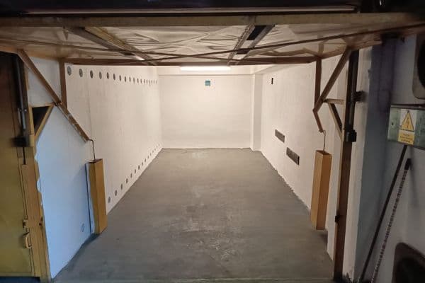 Prenájom garáže 18 m², Chelčického, Praha Prenájom garáže 18 m², Chelčického, Praha