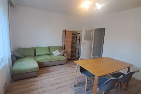 Prenájom bytu 2-izbový 40 m², Na Balkáně, Praha Prenájom bytu 2-izbový 40 m², Na Balkáně, Praha
